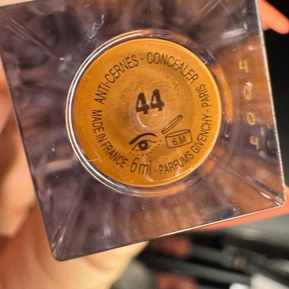 Givenchy Concealer Full size brand new shade 44